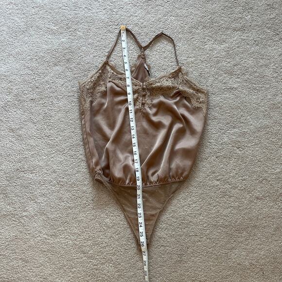Abercrombie & Fitch Womens Lace Trim Satin Camisole Bodysuit Sz XS Beige Y2K - Picture 8 of 8